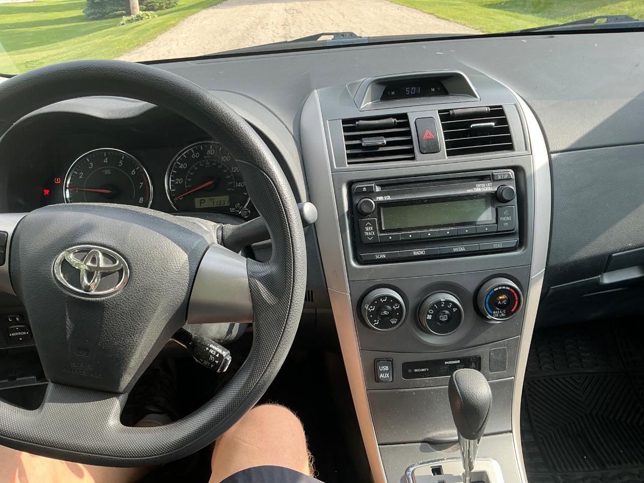 Toyota Corolla S 4-Speed AT 2012