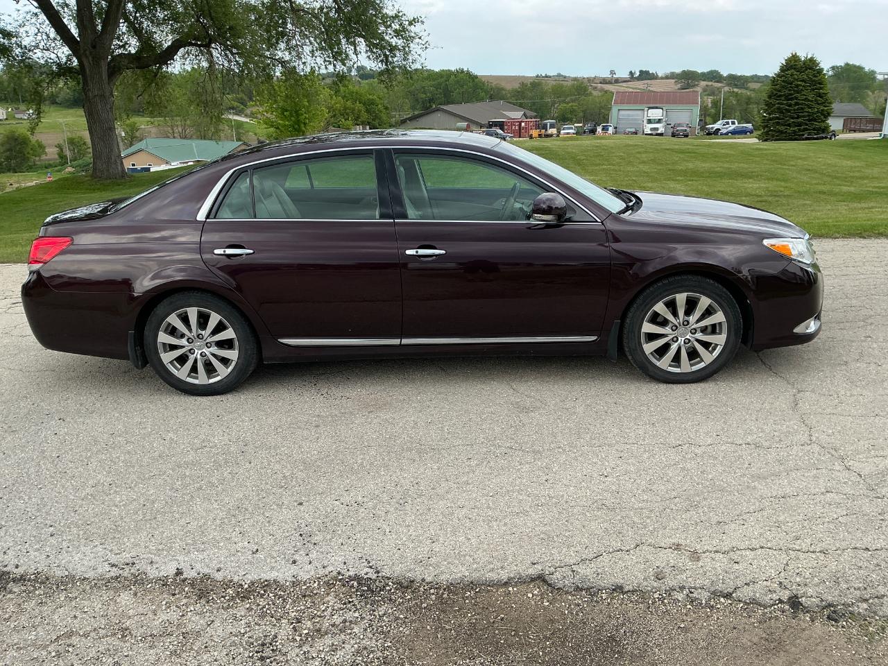 Toyota Avalon Limited 2011