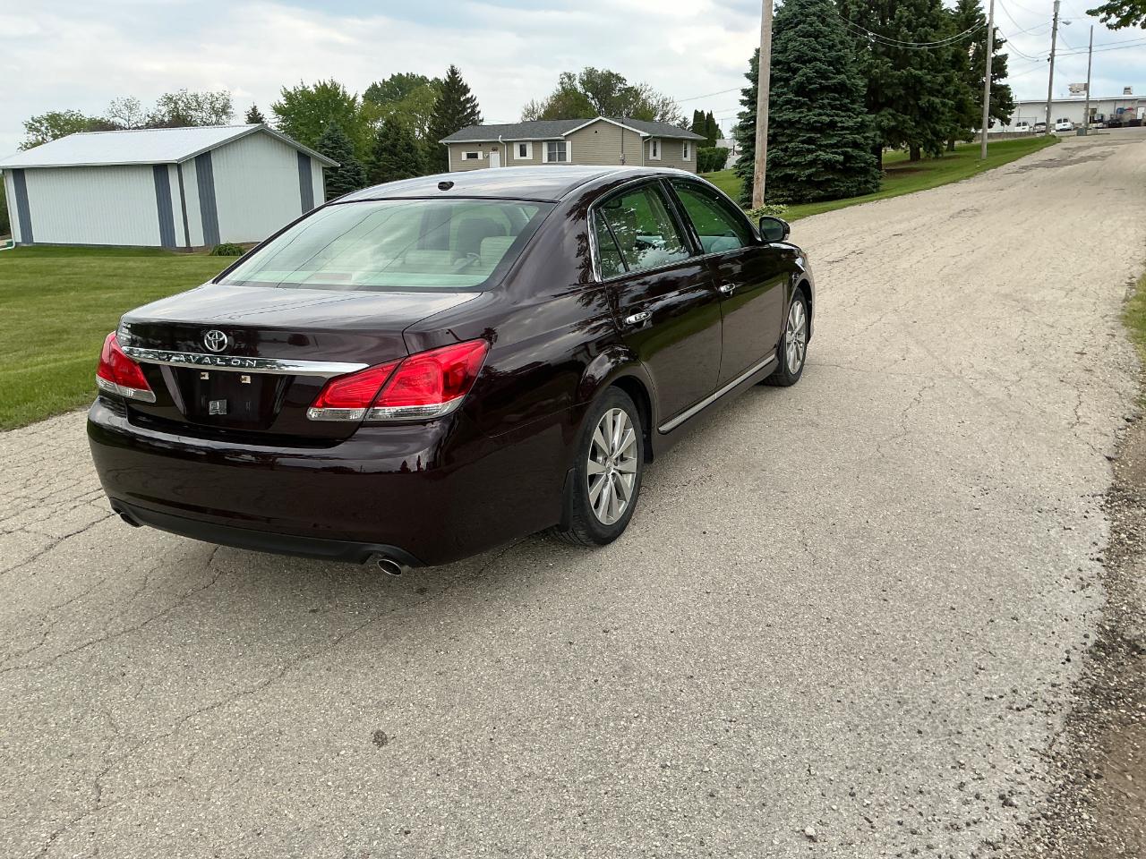 Toyota Avalon Limited 2011