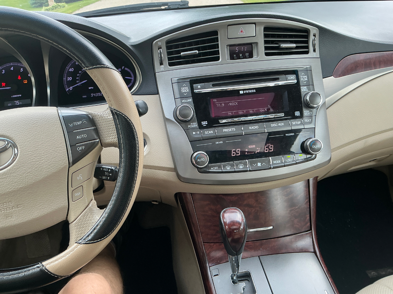 Toyota Avalon Limited 2011