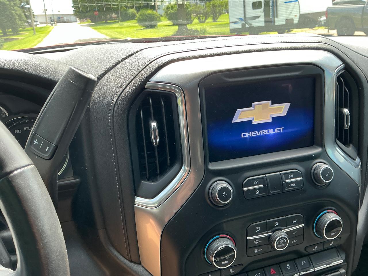 Chevrolet Silverado 1500 LT Trail Boss Crew Cab Long Box 4WD 2021