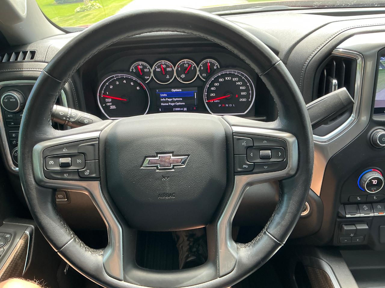 Chevrolet Silverado 1500 LT Trail Boss Crew Cab Long Box 4WD 2021