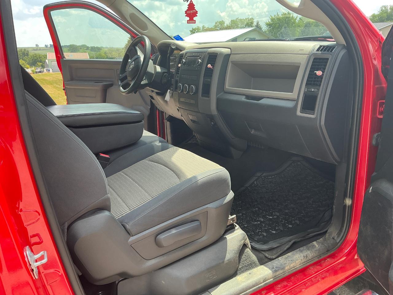 Dodge Ram 1500 ST Regular Cab 2WD 2009