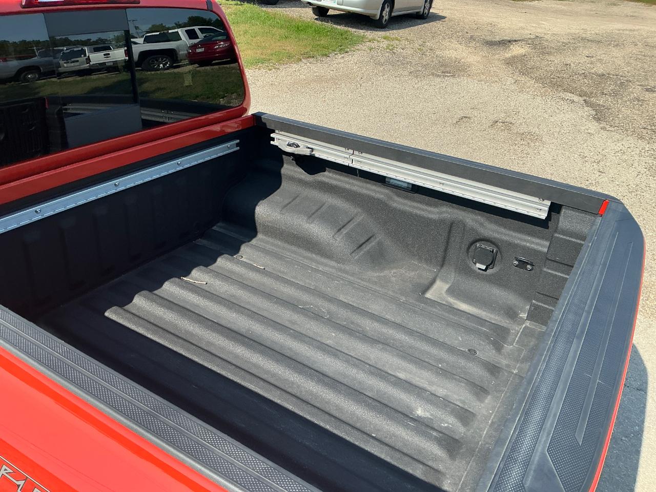 Nissan Frontier PRO-4X Crew Cab 4WD 2025