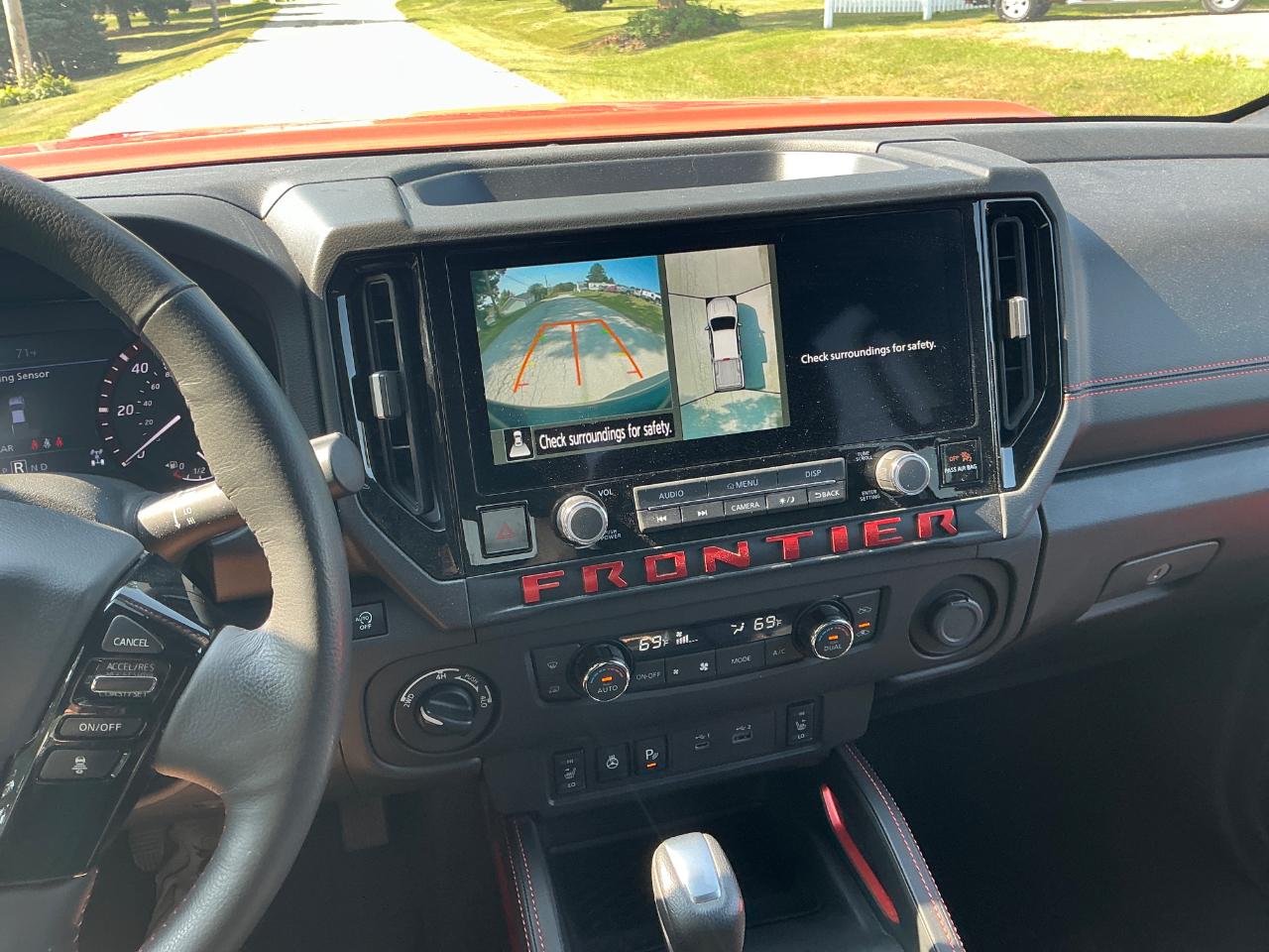 Nissan Frontier PRO-4X Crew Cab 4WD 2025
