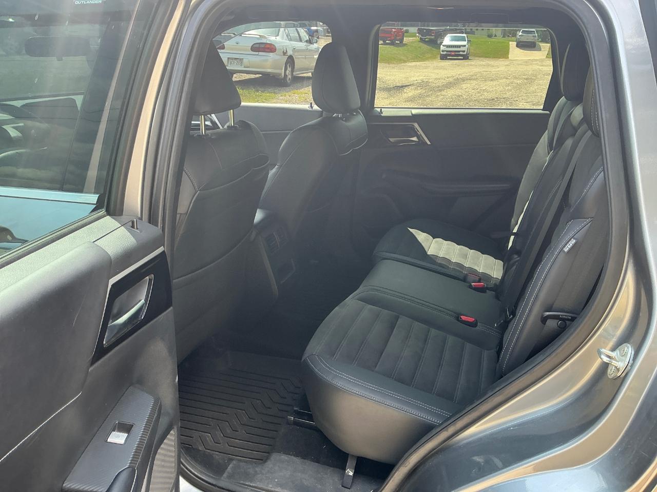 Mitsubishi Outlander SE 4WD 2022