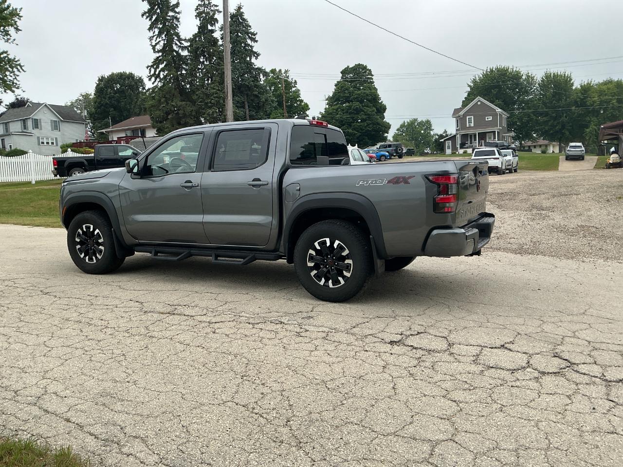Nissan Frontier PRO-4X Crew Cab 4WD 2023