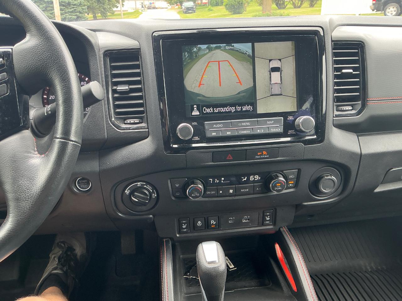 Nissan Frontier PRO-4X Crew Cab 4WD 2023