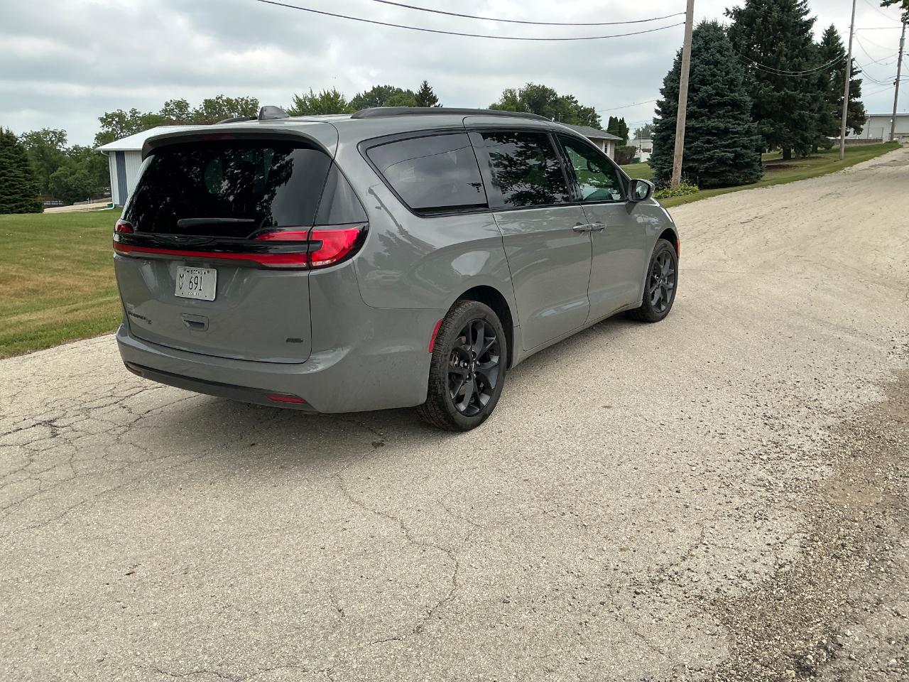 Chrysler Pacifica Touring L AWD 2022
