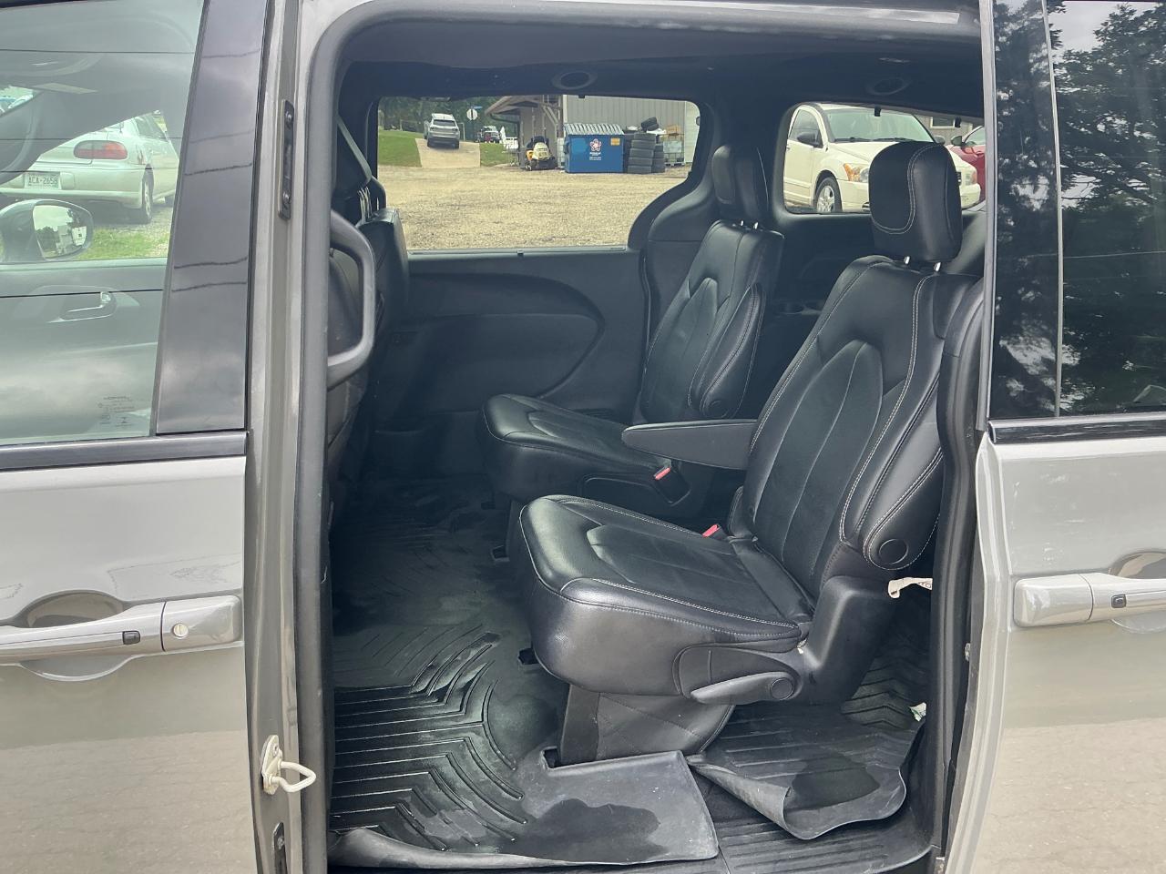 Chrysler Pacifica Touring L AWD 2022