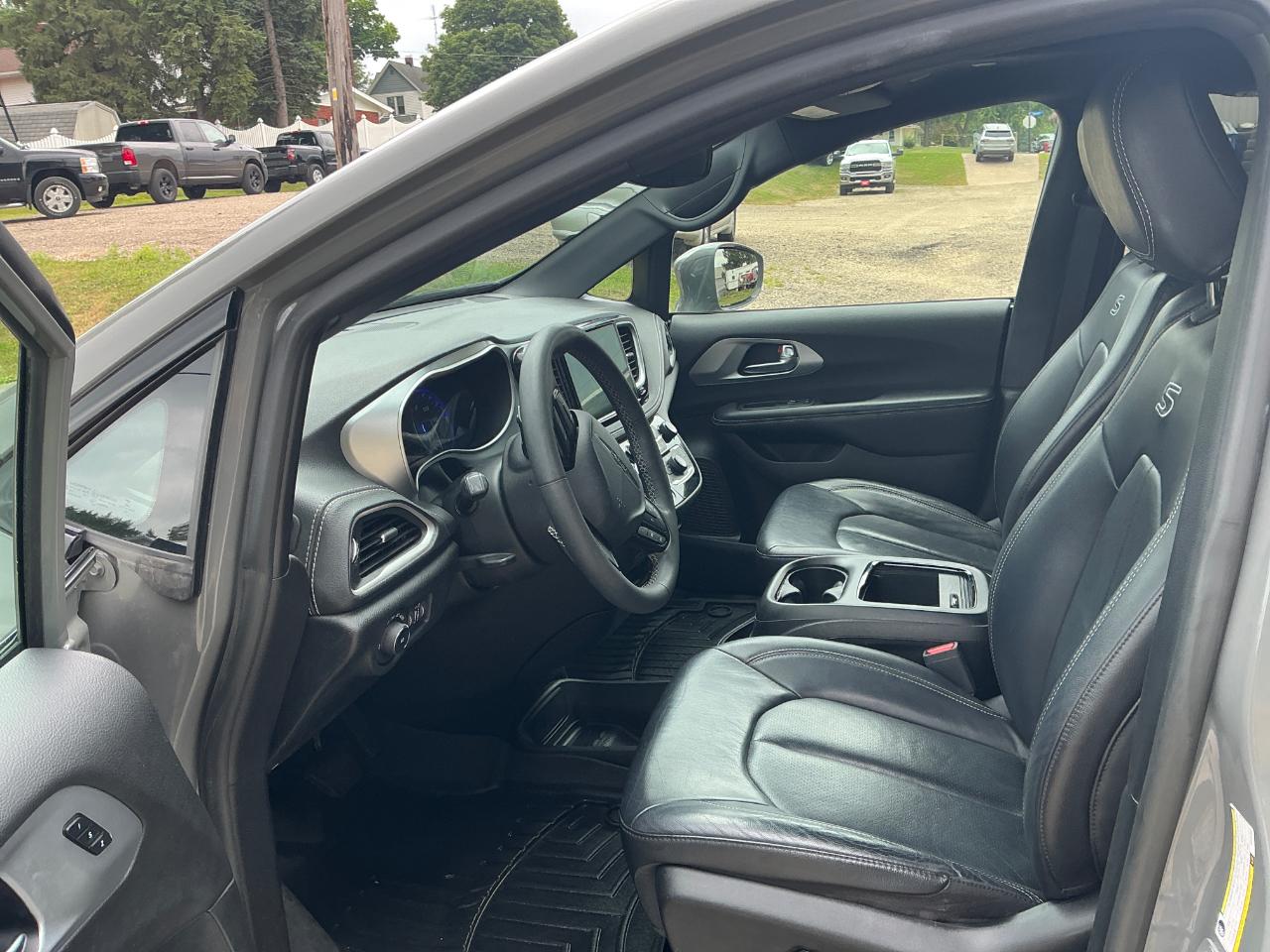 Chrysler Pacifica Touring L AWD 2022