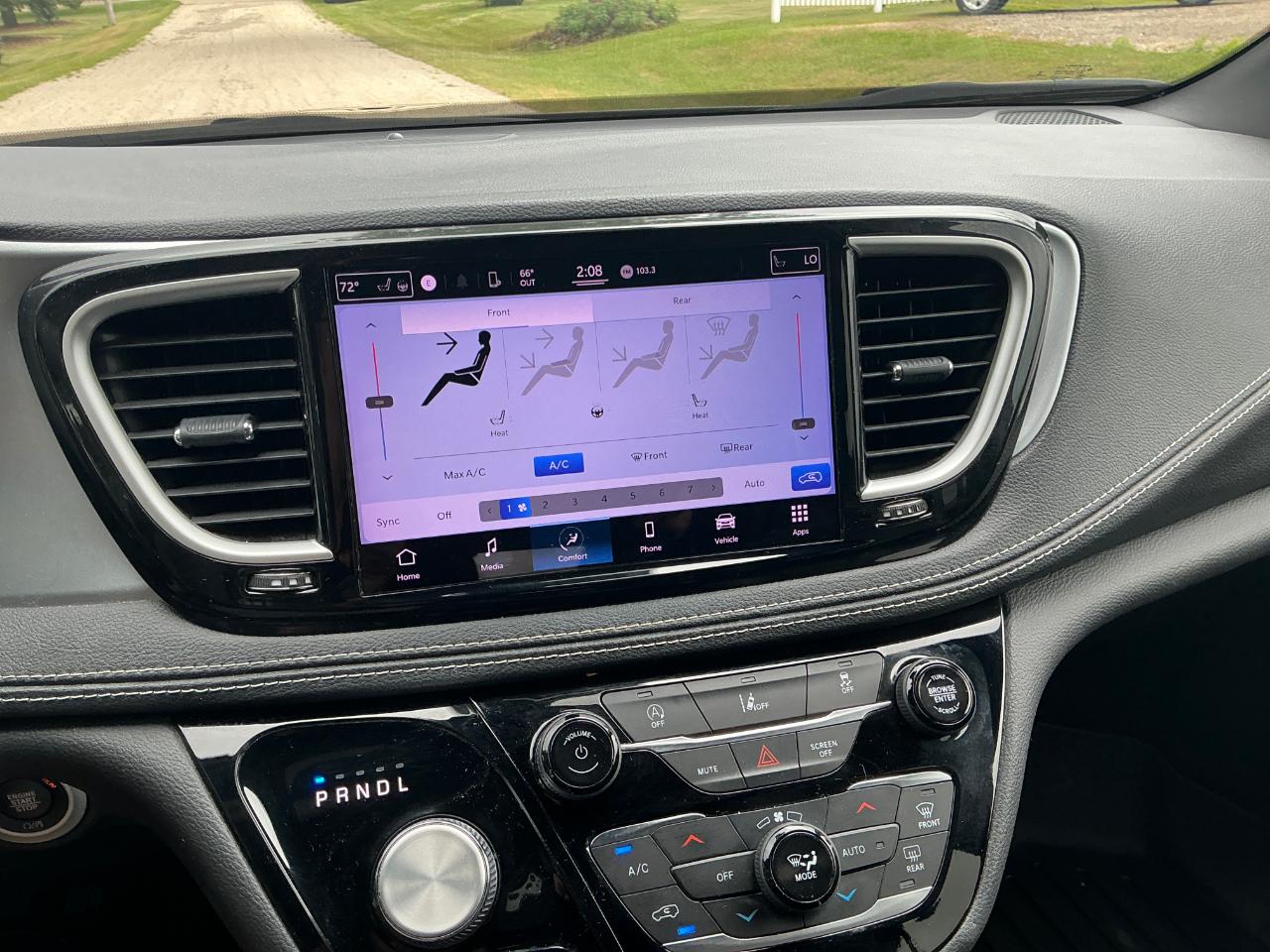 Chrysler Pacifica Touring L AWD 2022