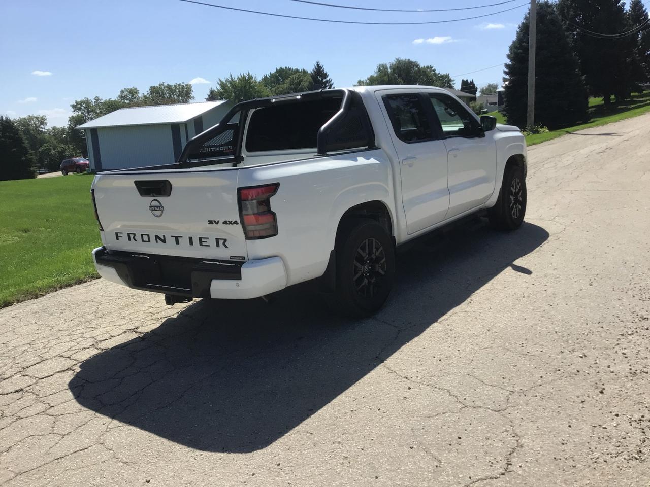 Nissan Frontier SV Crew Cab 4WD 2023