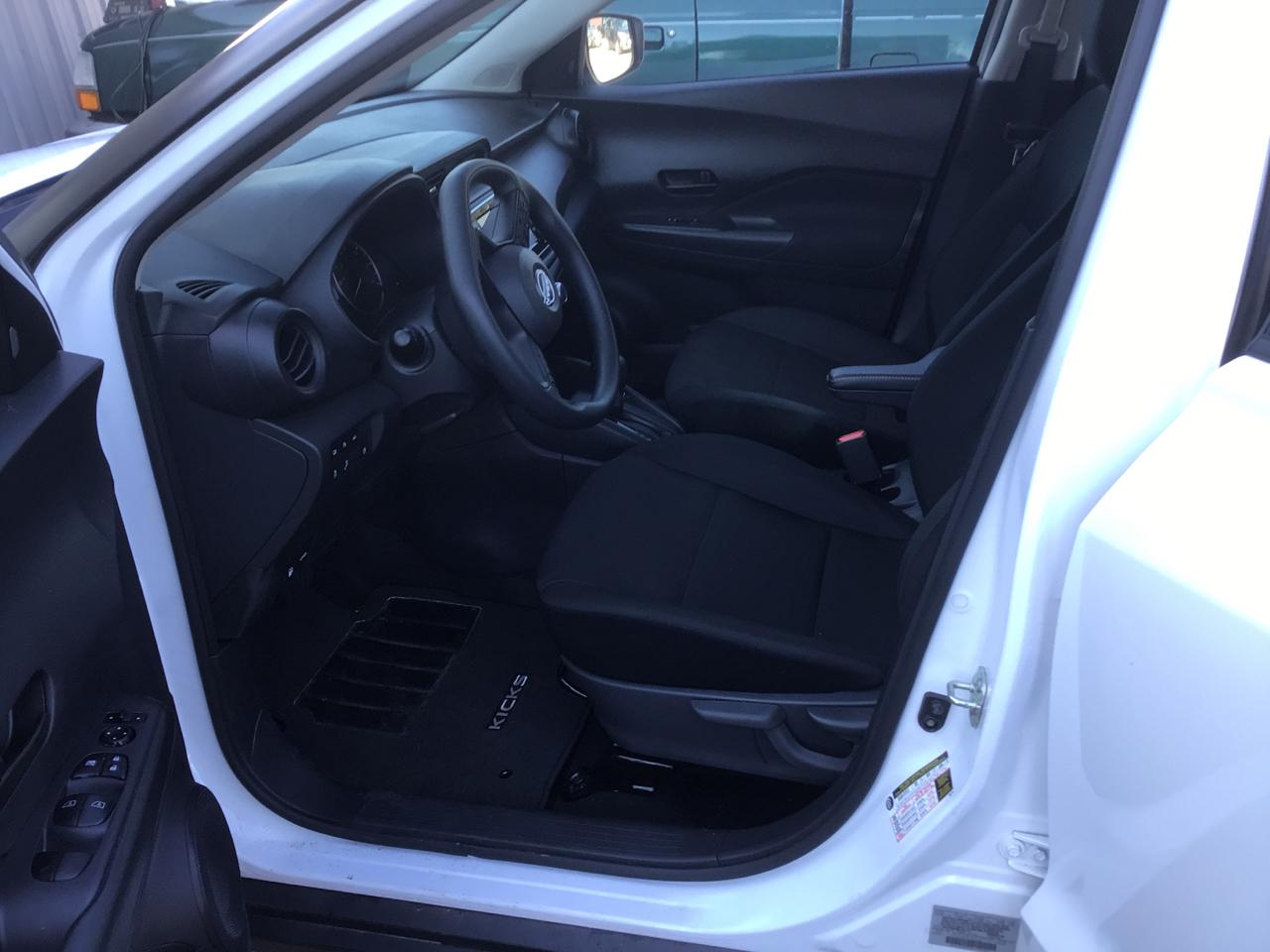 Nissan Kicks S 2025
