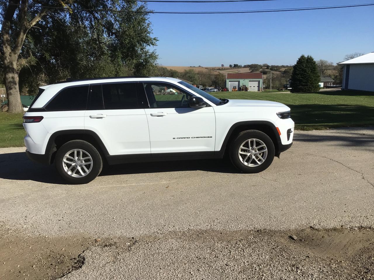 Jeep Grand Cherokee Laredo 4WD 2023