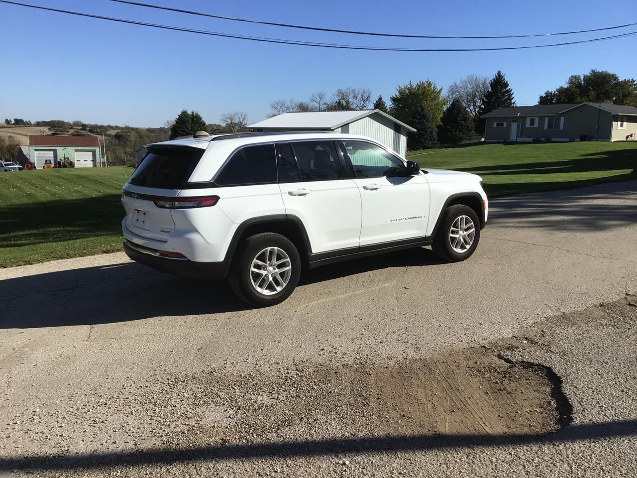 Jeep Grand Cherokee Laredo 4WD 2023