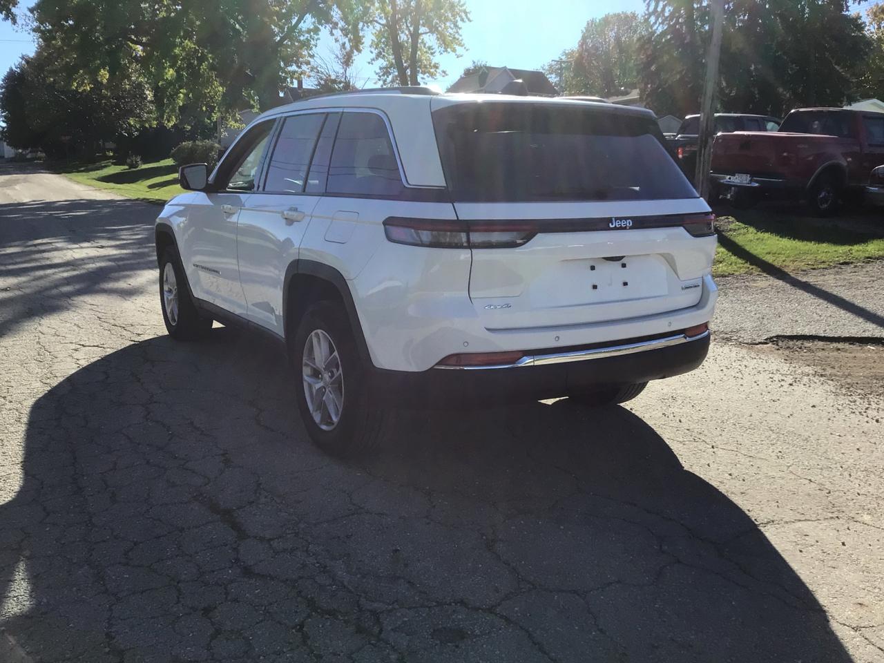 Jeep Grand Cherokee Laredo 4WD 2023