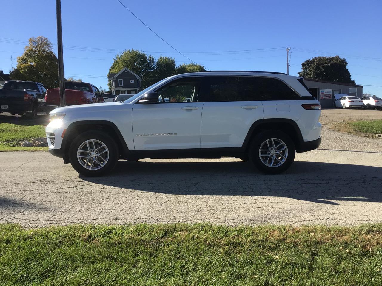 Jeep Grand Cherokee Laredo 4WD 2023