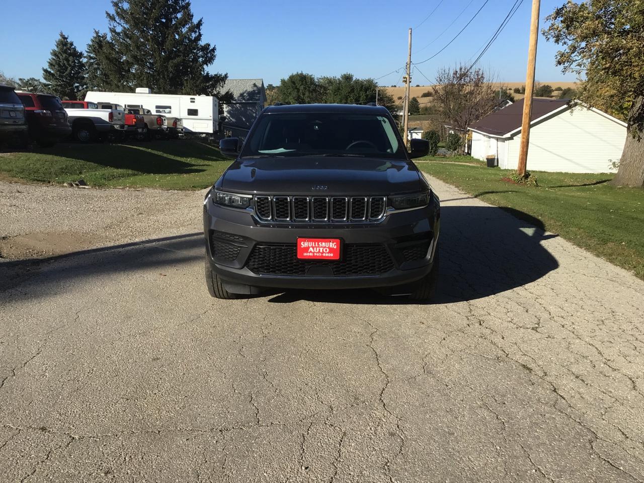 Jeep Grand Cherokee Laredo 4WD 2023