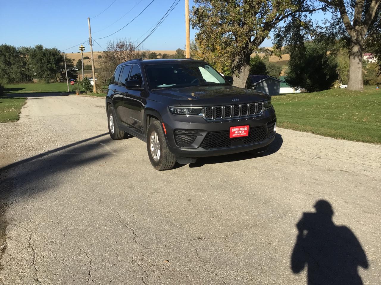 Jeep Grand Cherokee Laredo 4WD 2023