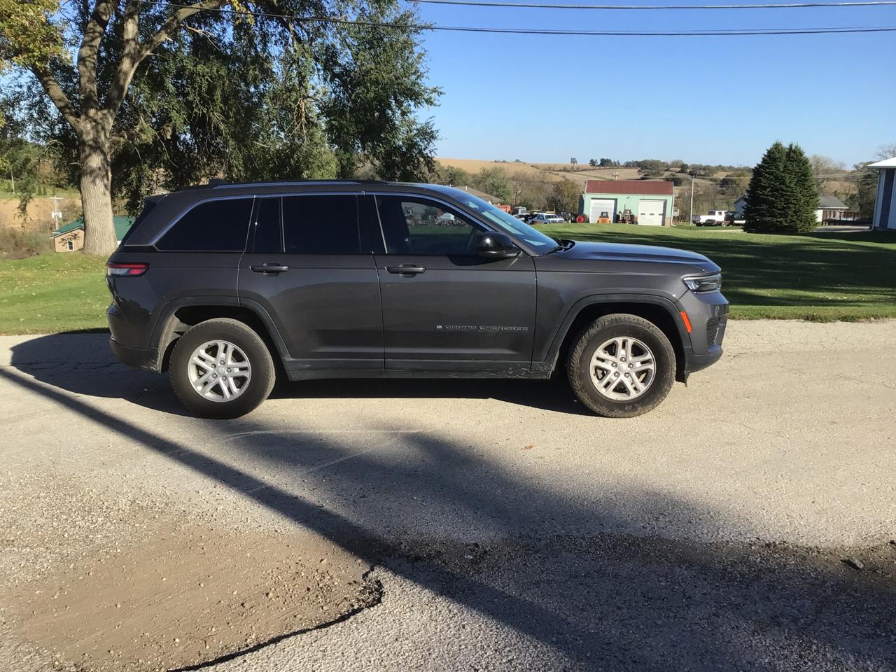 Jeep Grand Cherokee Laredo 4WD 2023