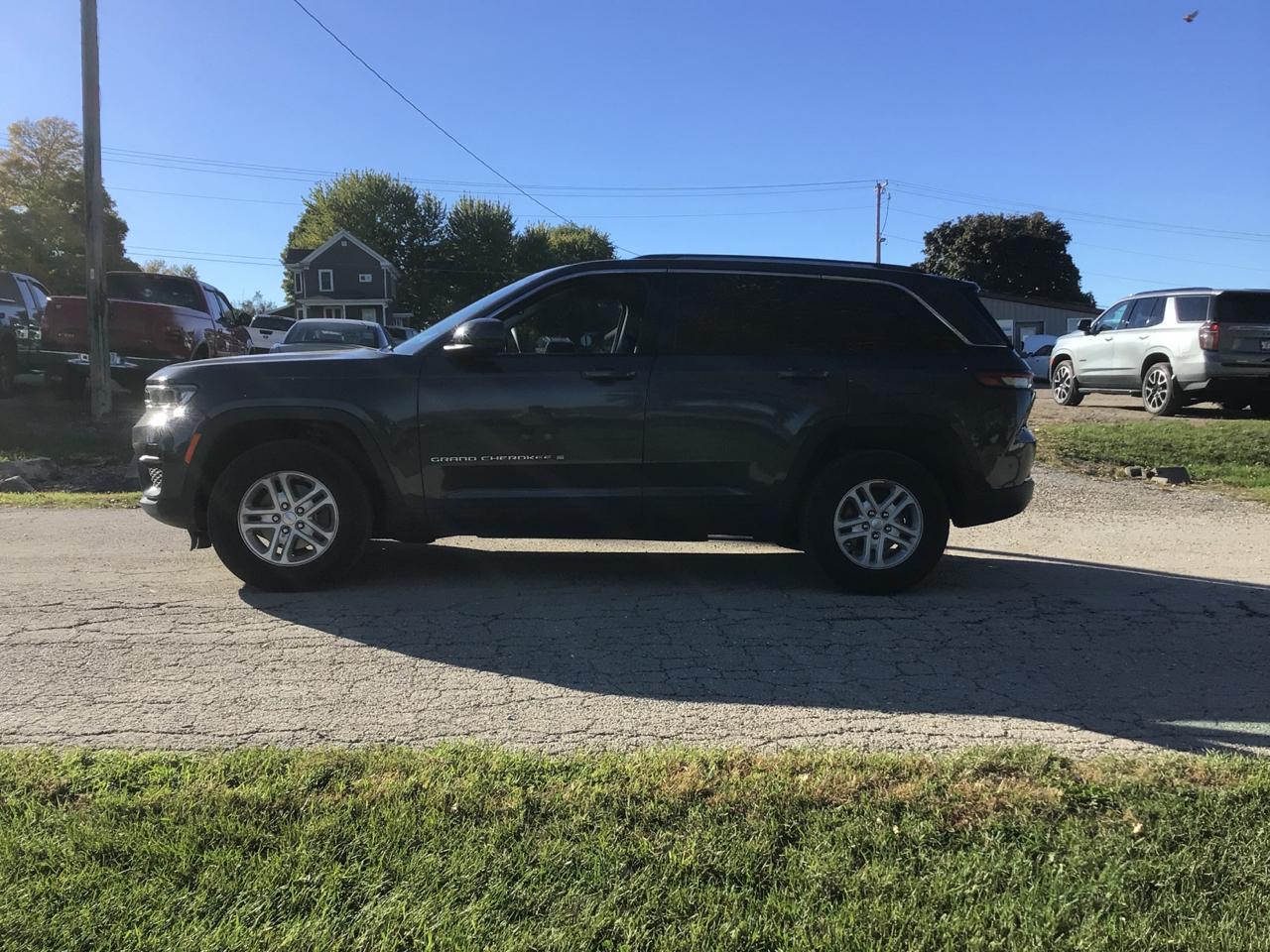 Jeep Grand Cherokee Laredo 4WD 2023