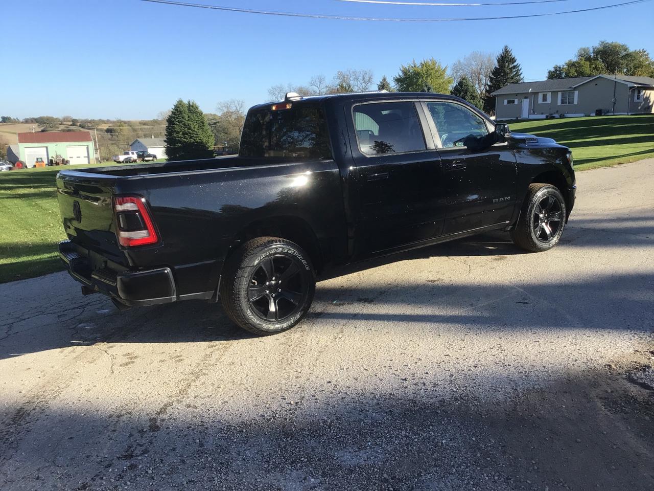 RAM 1500 Big Horn Crew Cab SWB 4WD 2023