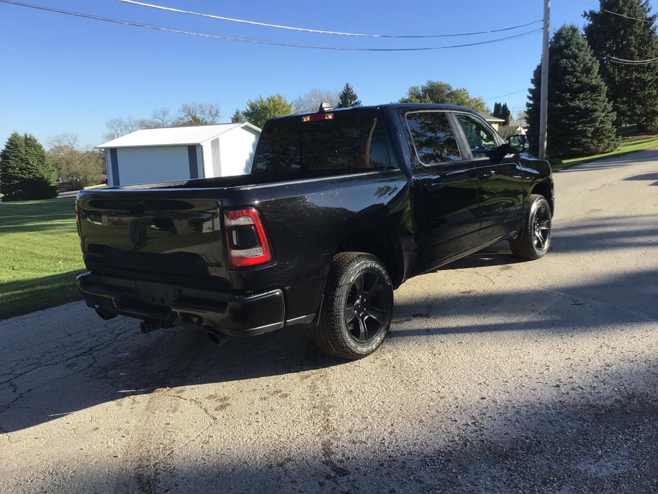 RAM 1500 Big Horn Crew Cab SWB 4WD 2023