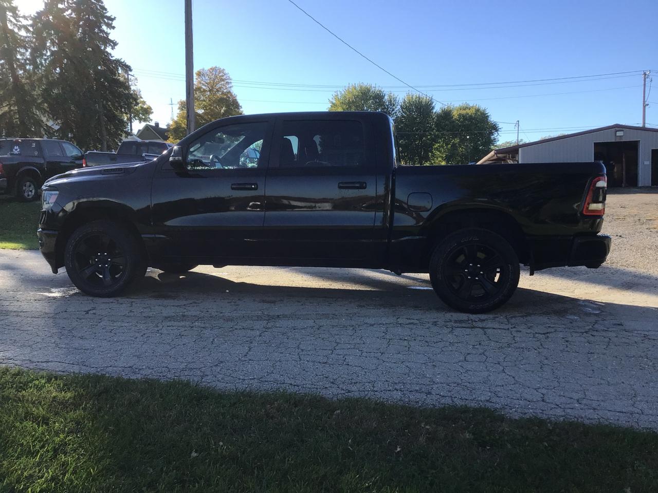 RAM 1500 Big Horn Crew Cab SWB 4WD 2023