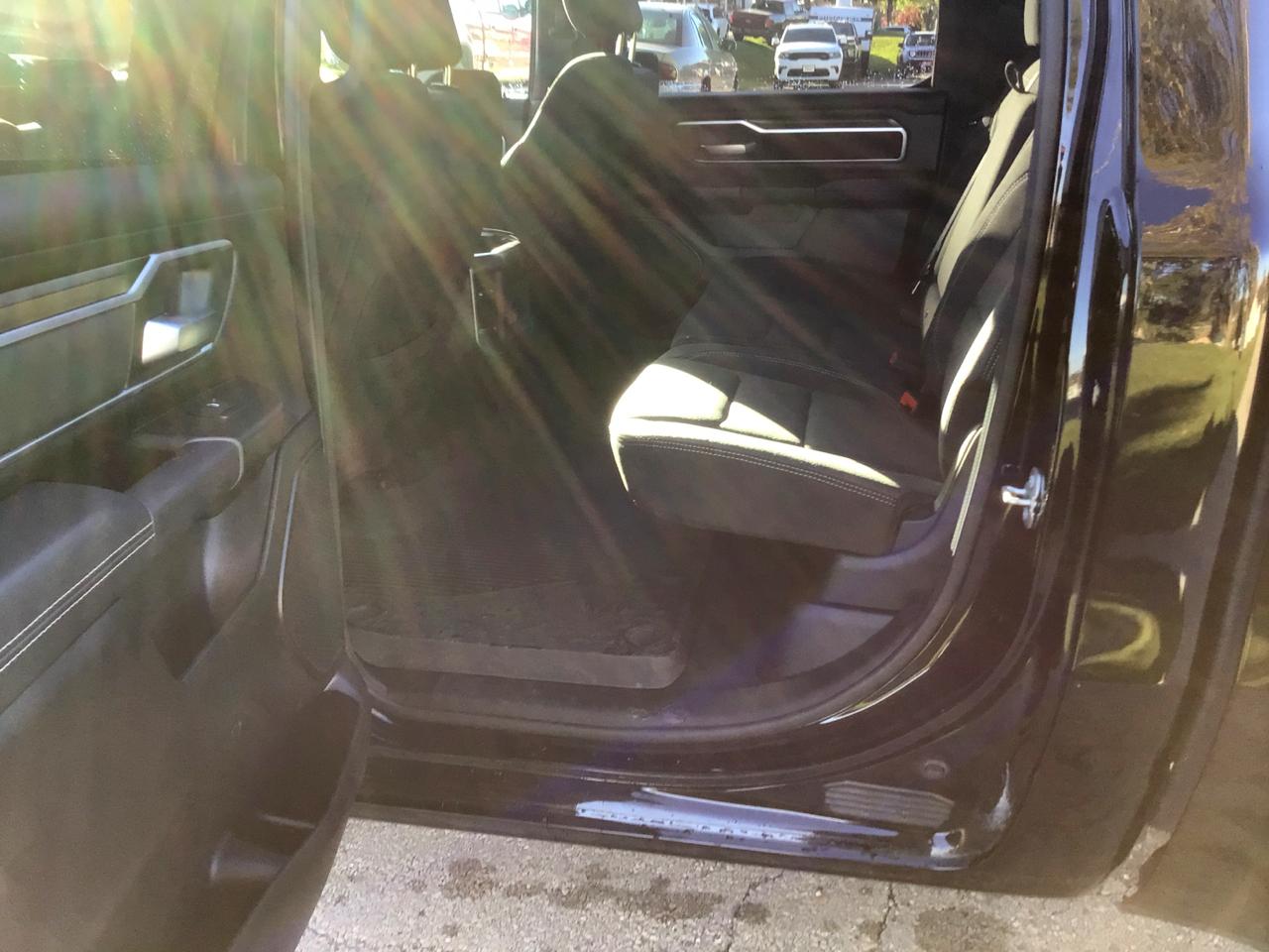 RAM 1500 Big Horn Crew Cab SWB 4WD 2023