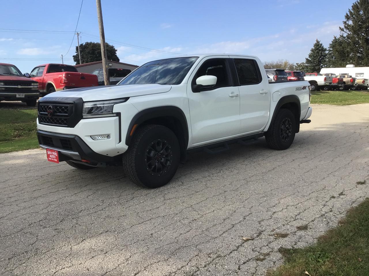 Nissan Frontier PRO-4X Crew Cab 4WD 2023