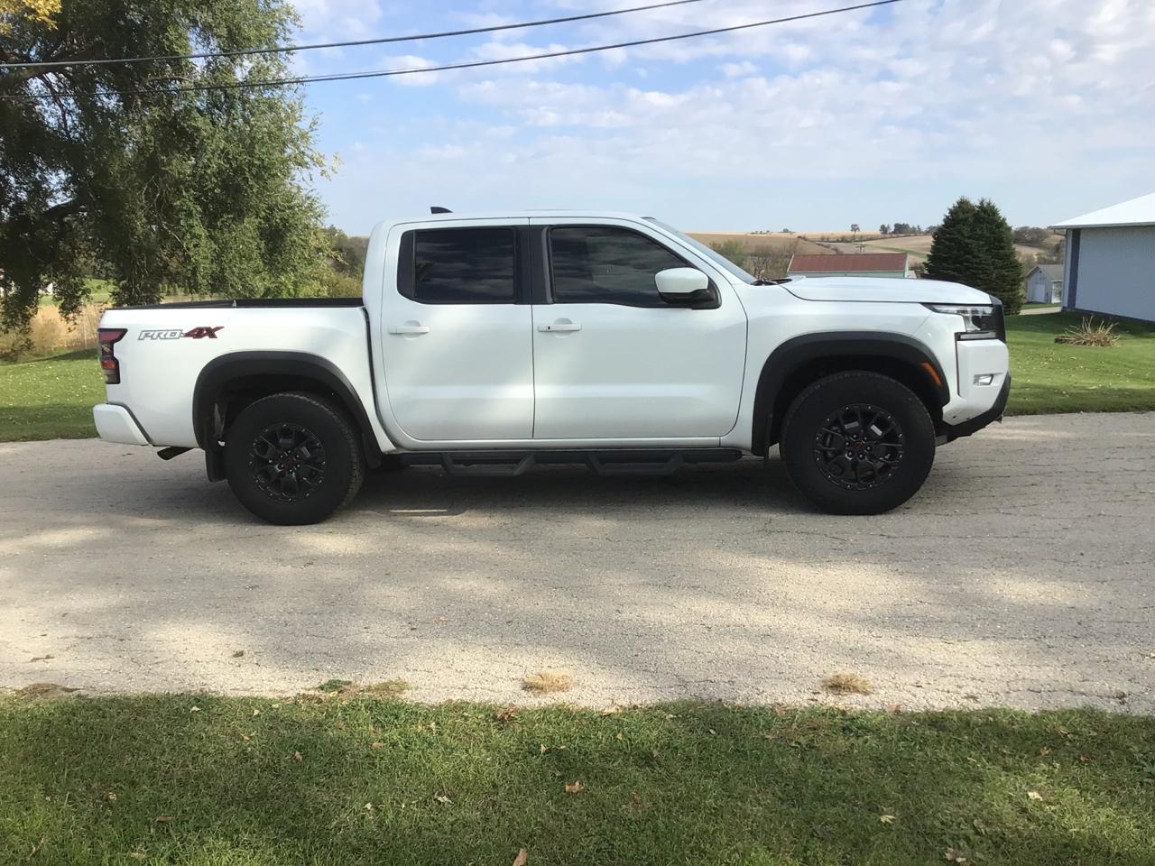 Nissan Frontier PRO-4X Crew Cab 4WD 2023