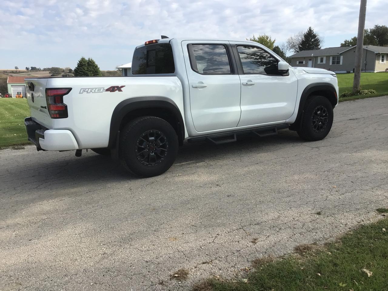 Nissan Frontier PRO-4X Crew Cab 4WD 2023