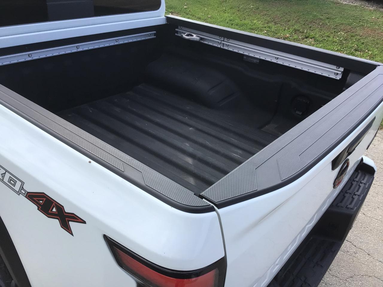 Nissan Frontier PRO-4X Crew Cab 4WD 2023