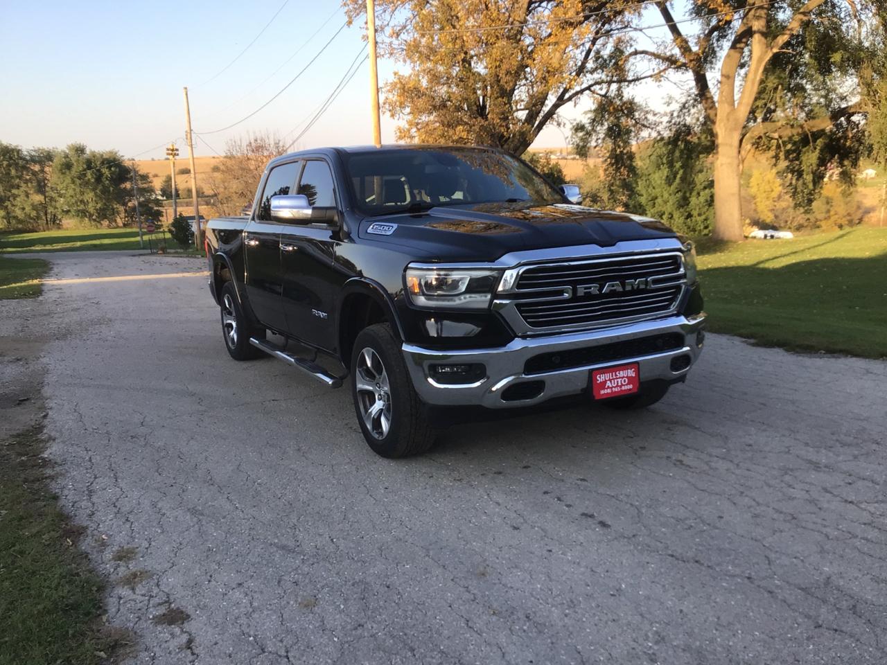 RAM 1500 Laramie Crew Cab SWB 4WD 2019