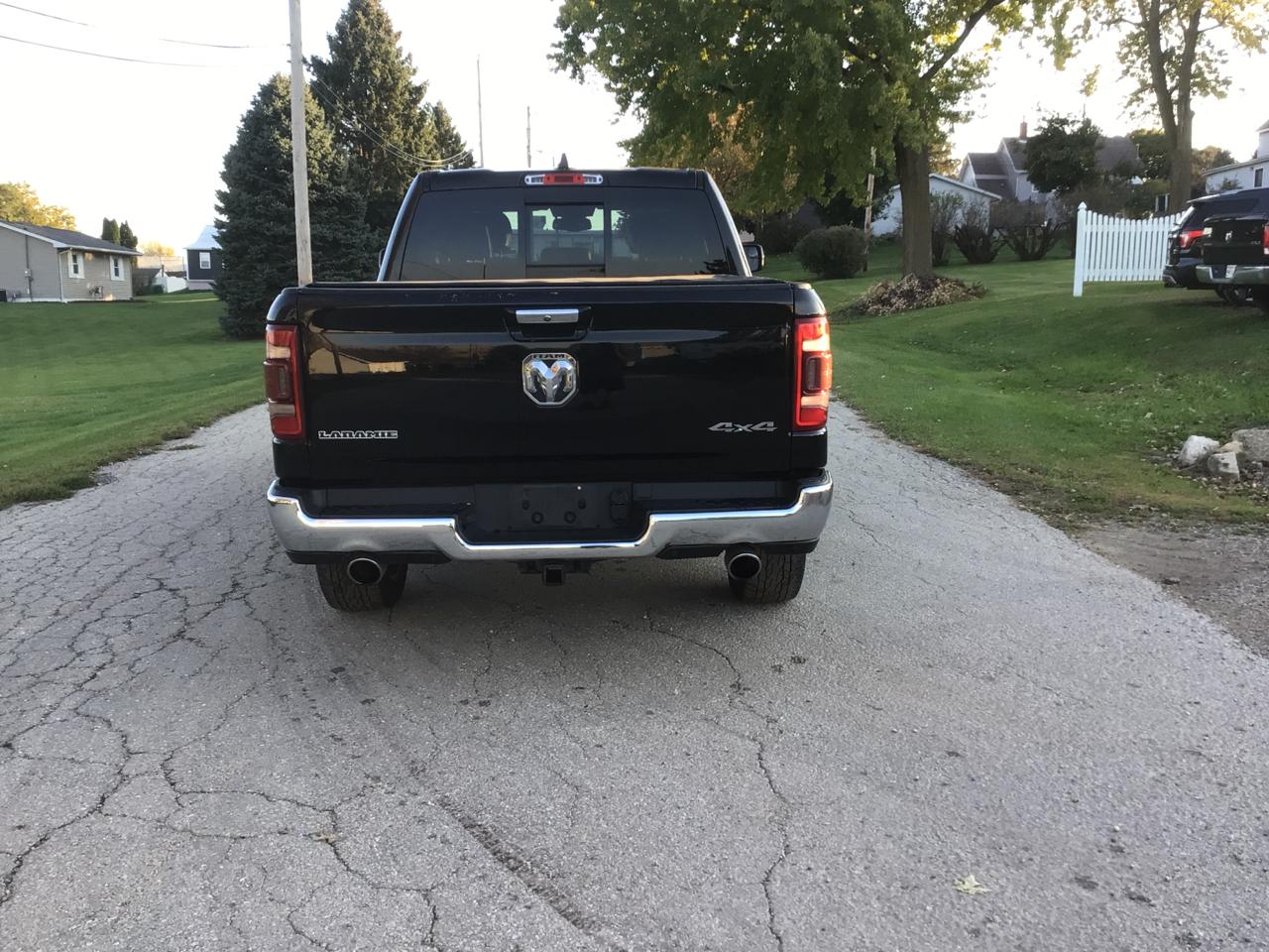 RAM 1500 Laramie Crew Cab SWB 4WD 2019