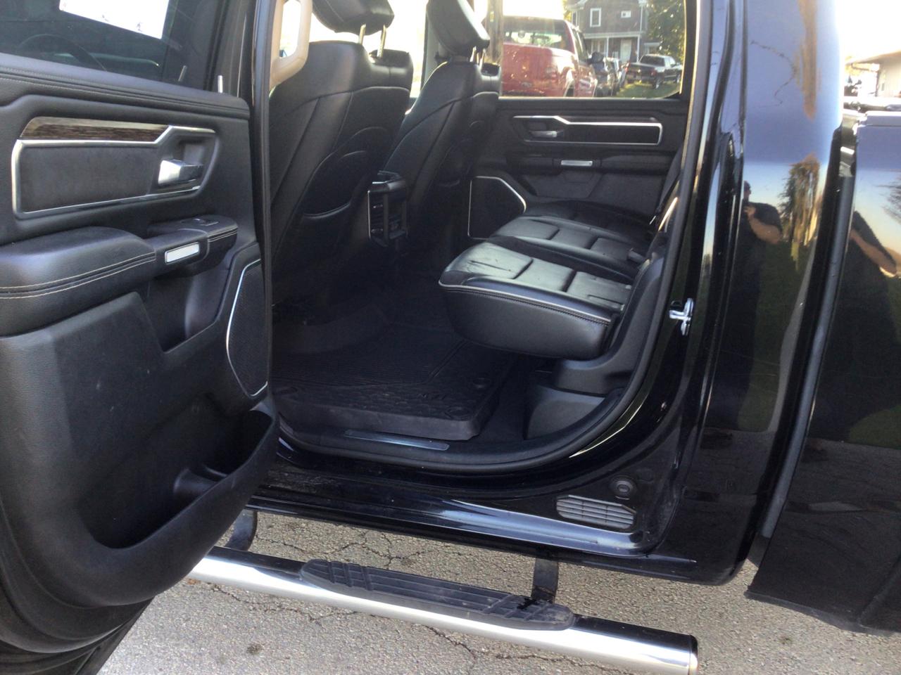 RAM 1500 Laramie Crew Cab SWB 4WD 2019