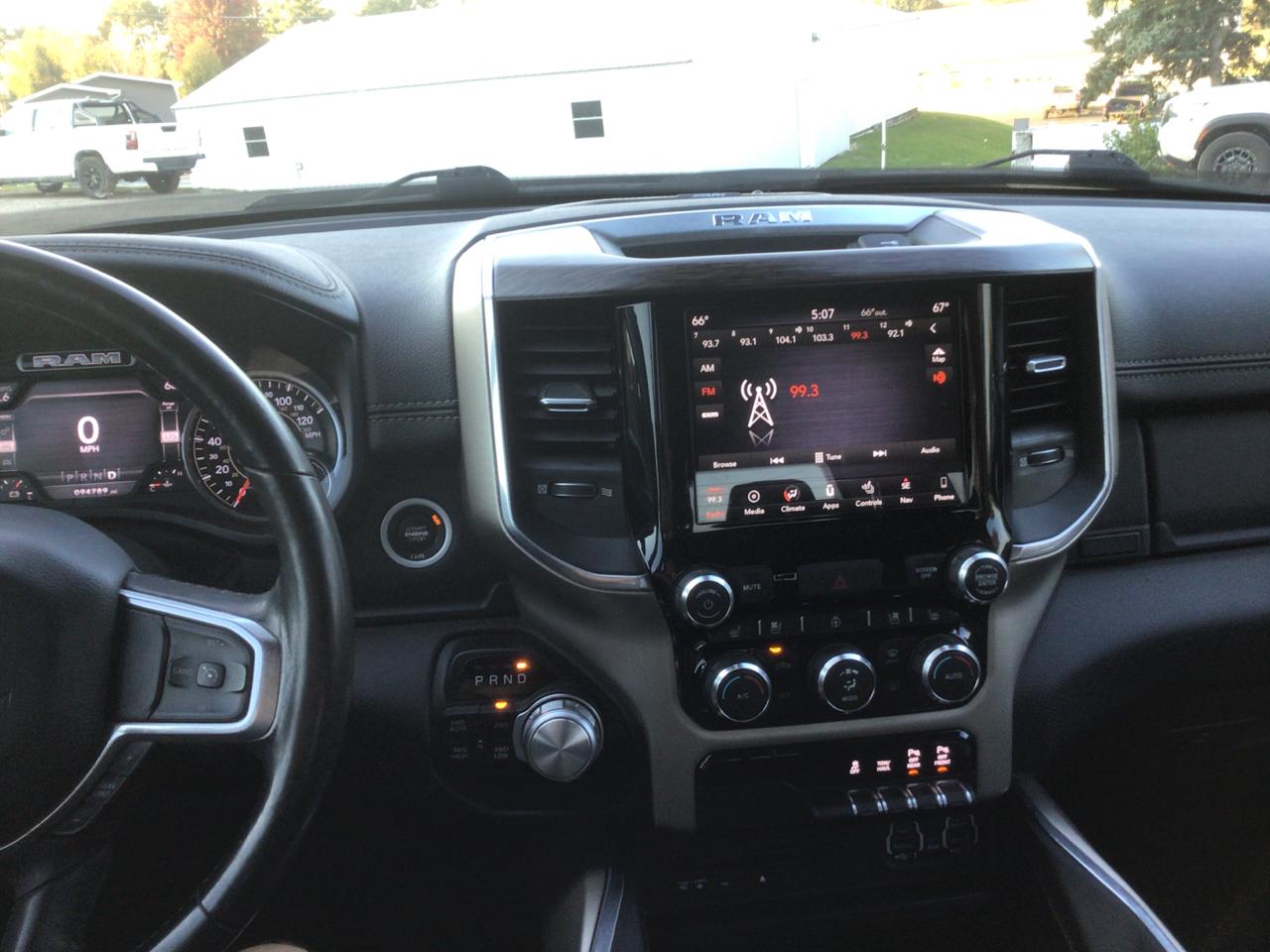 RAM 1500 Laramie Crew Cab SWB 4WD 2019