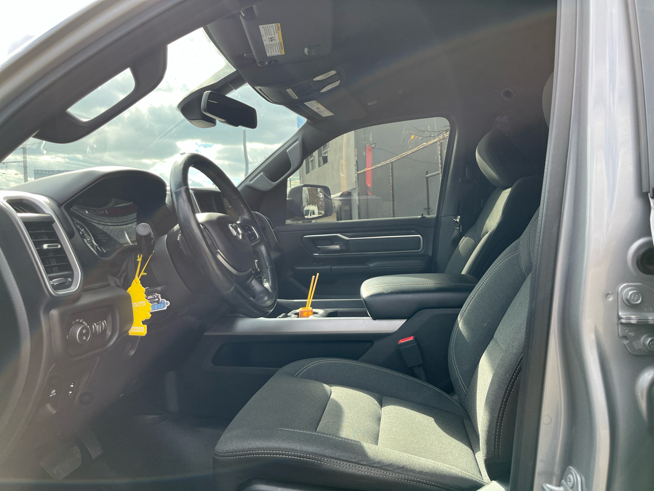 RAM 1500 Big Horn/Lone Star 4x4 Crew Cab 5'7" Box 2019 RAM 1500 Big Horn/Lone Star 4x4 Crew Cab 5'7" Box 2019
