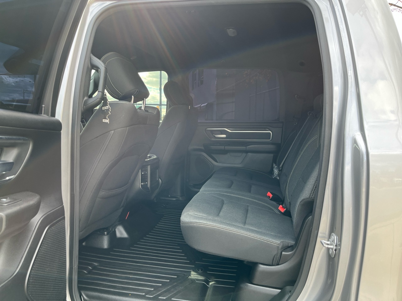 RAM 1500 Big Horn/Lone Star 4x4 Crew Cab 5'7" Box 2019 RAM 1500 Big Horn/Lone Star 4x4 Crew Cab 5'7" Box 2019