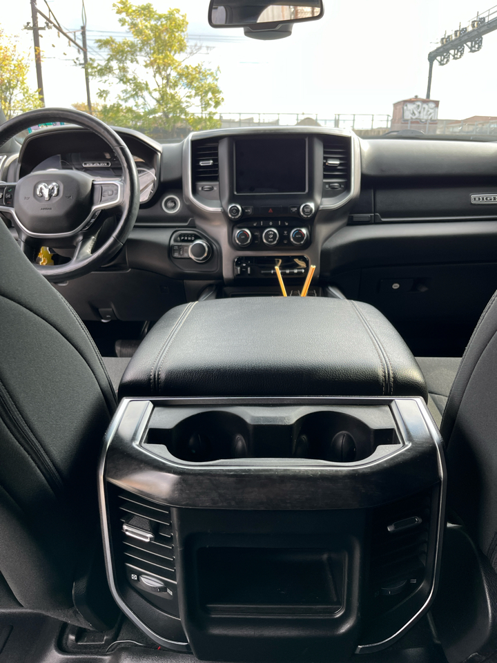 RAM 1500 Big Horn/Lone Star 4x4 Crew Cab 5'7" Box 2019 RAM 1500 Big Horn/Lone Star 4x4 Crew Cab 5'7" Box 2019
