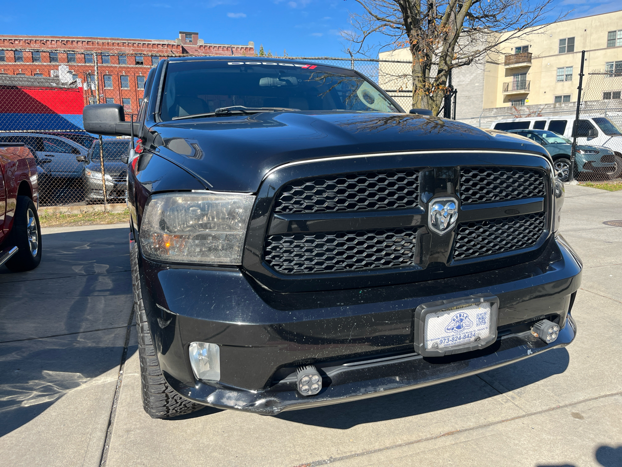 RAM 1500 4WD Quad Cab 140.5" Express 2013 RAM 1500 4WD Quad Cab 140.5" Express 2013