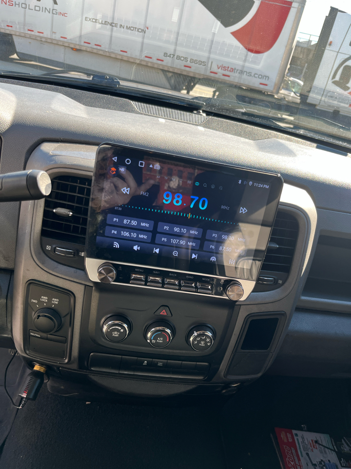 RAM 1500 4WD Quad Cab 140.5" Express 2013 RAM 1500 4WD Quad Cab 140.5" Express 2013