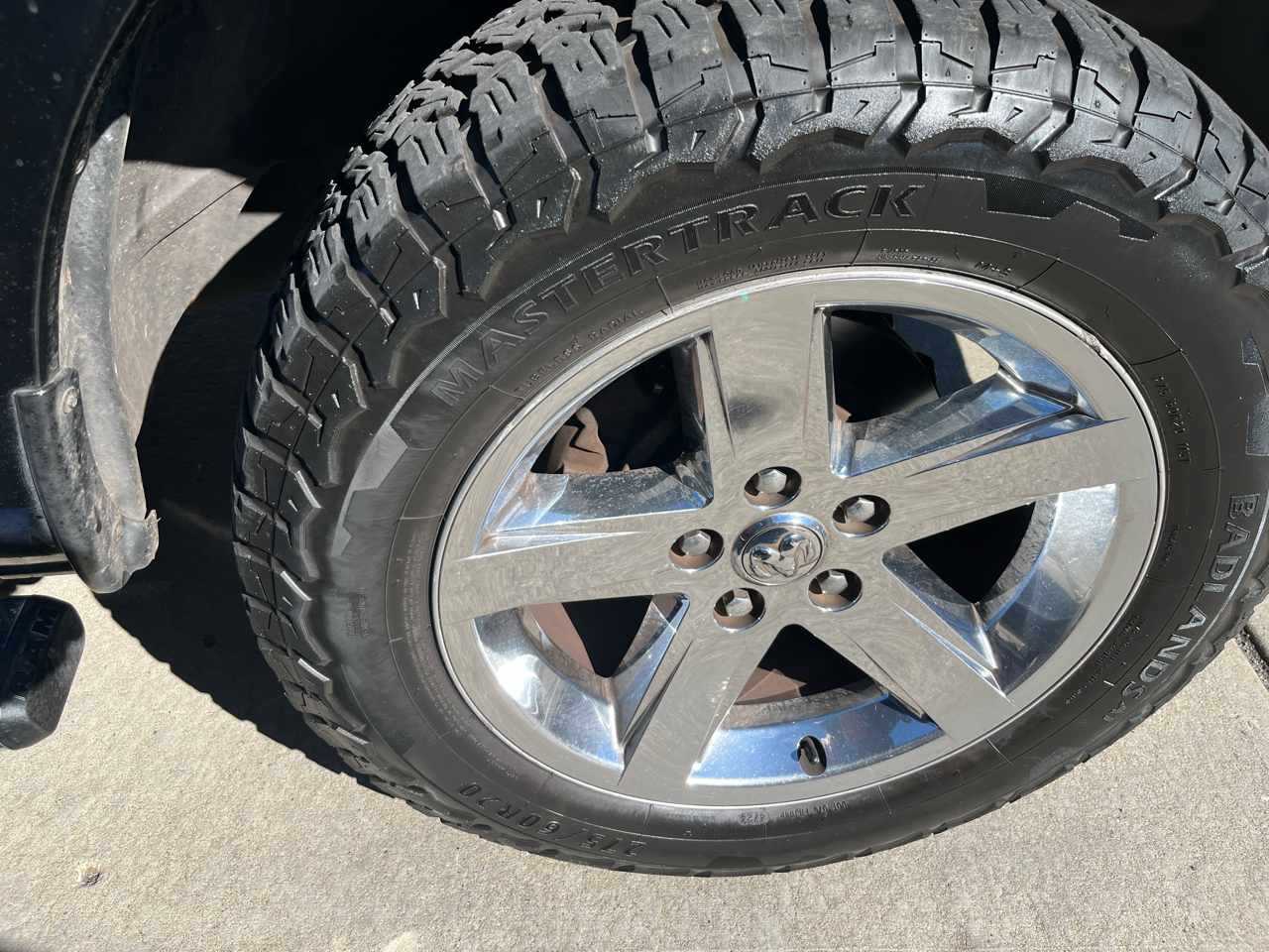 RAM 1500 4WD Quad Cab 140.5" Express 2013 RAM 1500 4WD Quad Cab 140.5" Express 2013