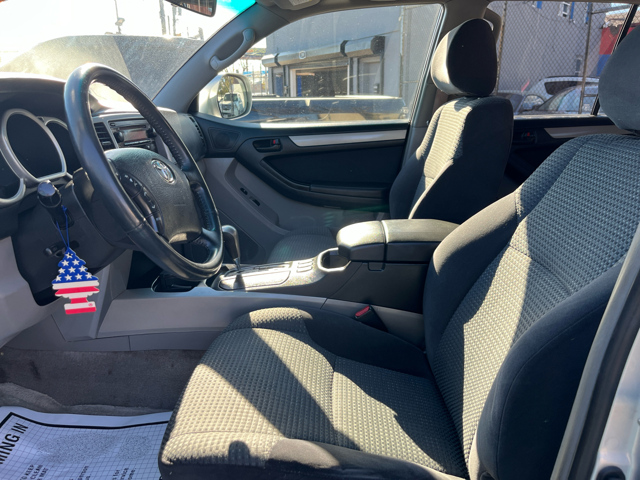 Toyota 4Runner 4dr SR5 V6 Auto 4WD (Natl) 2004 Toyota 4Runner 4dr SR5 V6 Auto 4WD (Natl) 2004