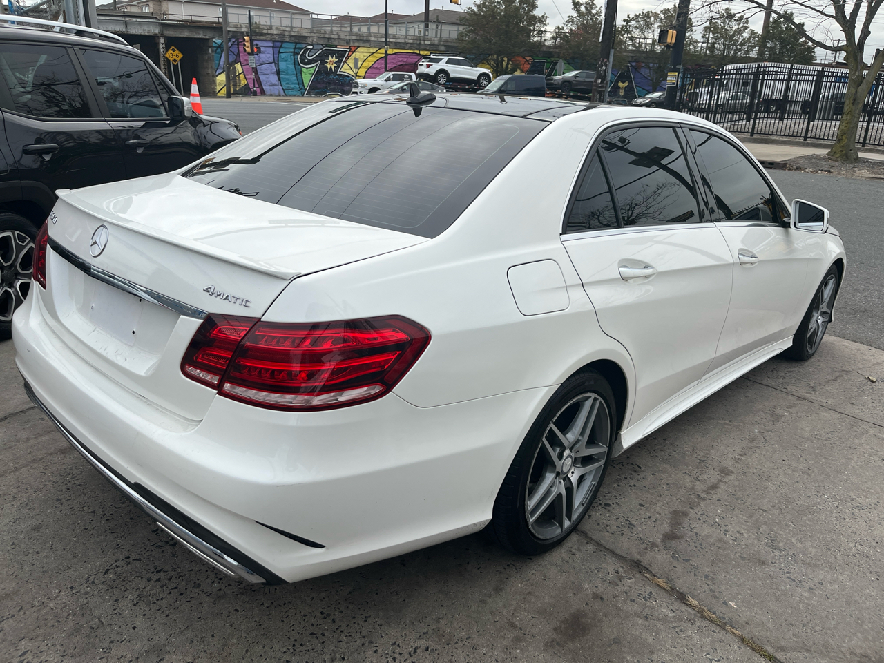 Mercedes-Benz E-Class 4dr Sdn E 350 Sport 4MATIC 2015 Mercedes-Benz E-Class 4dr Sdn E 350 Sport 4MATIC 2015