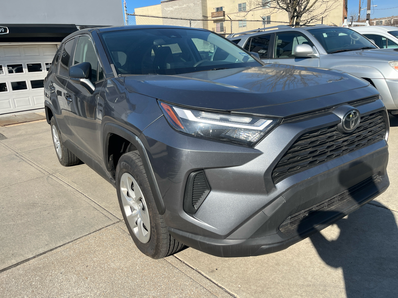 Toyota RAV4 LE FWD (Natl) 2023