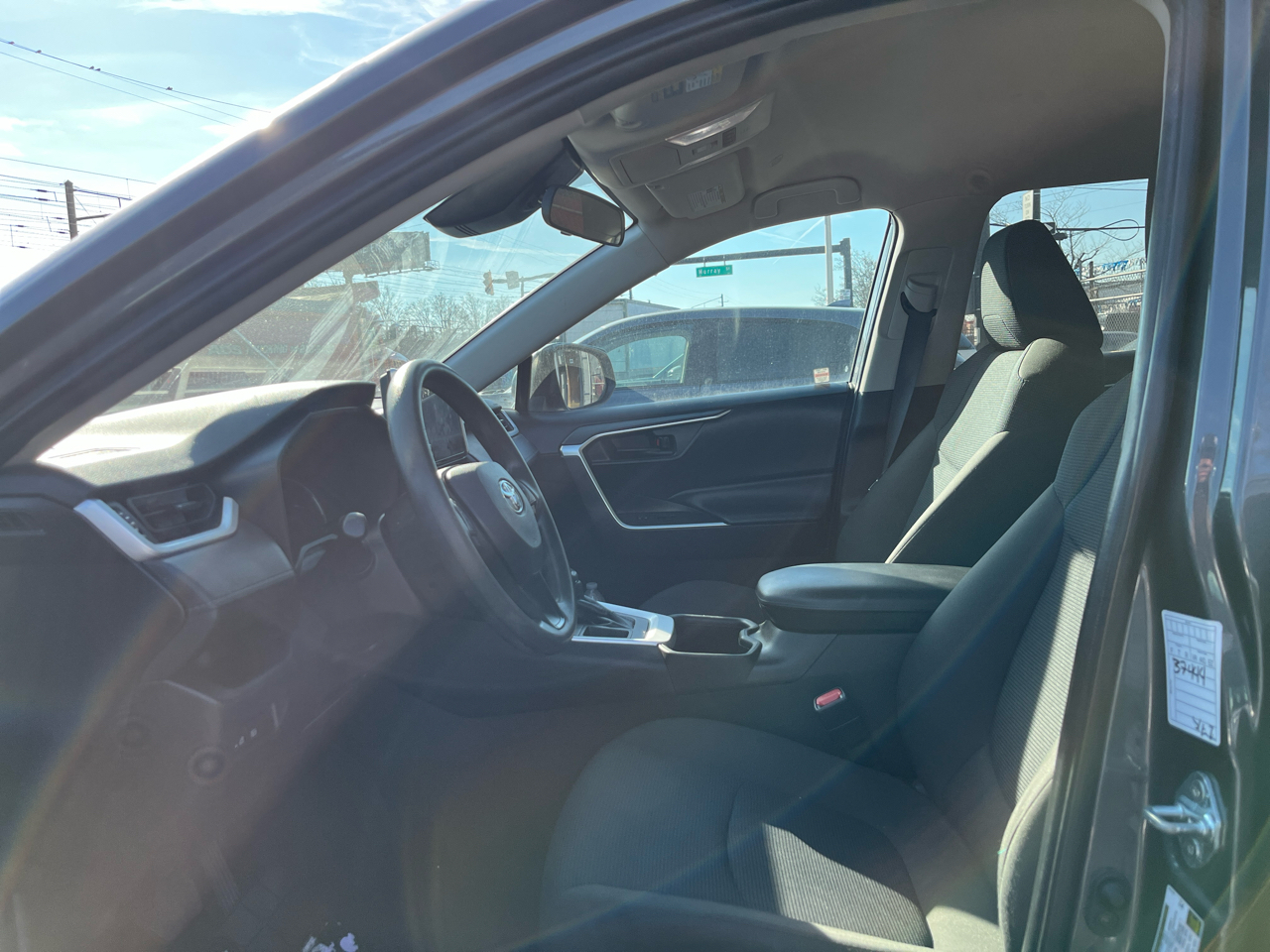 Toyota RAV4 LE FWD (Natl) 2023