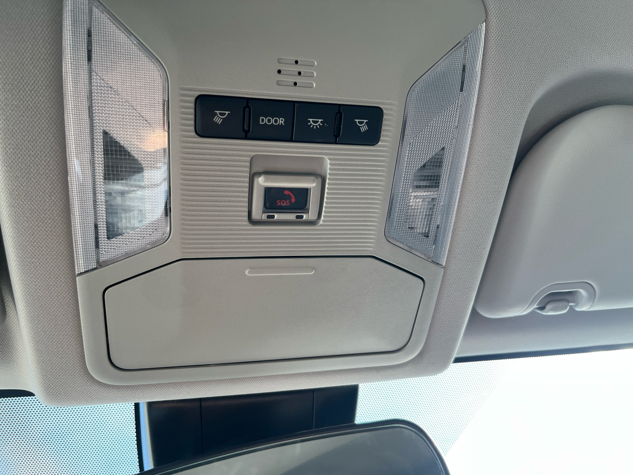 Toyota RAV4 LE FWD (Natl) 2023