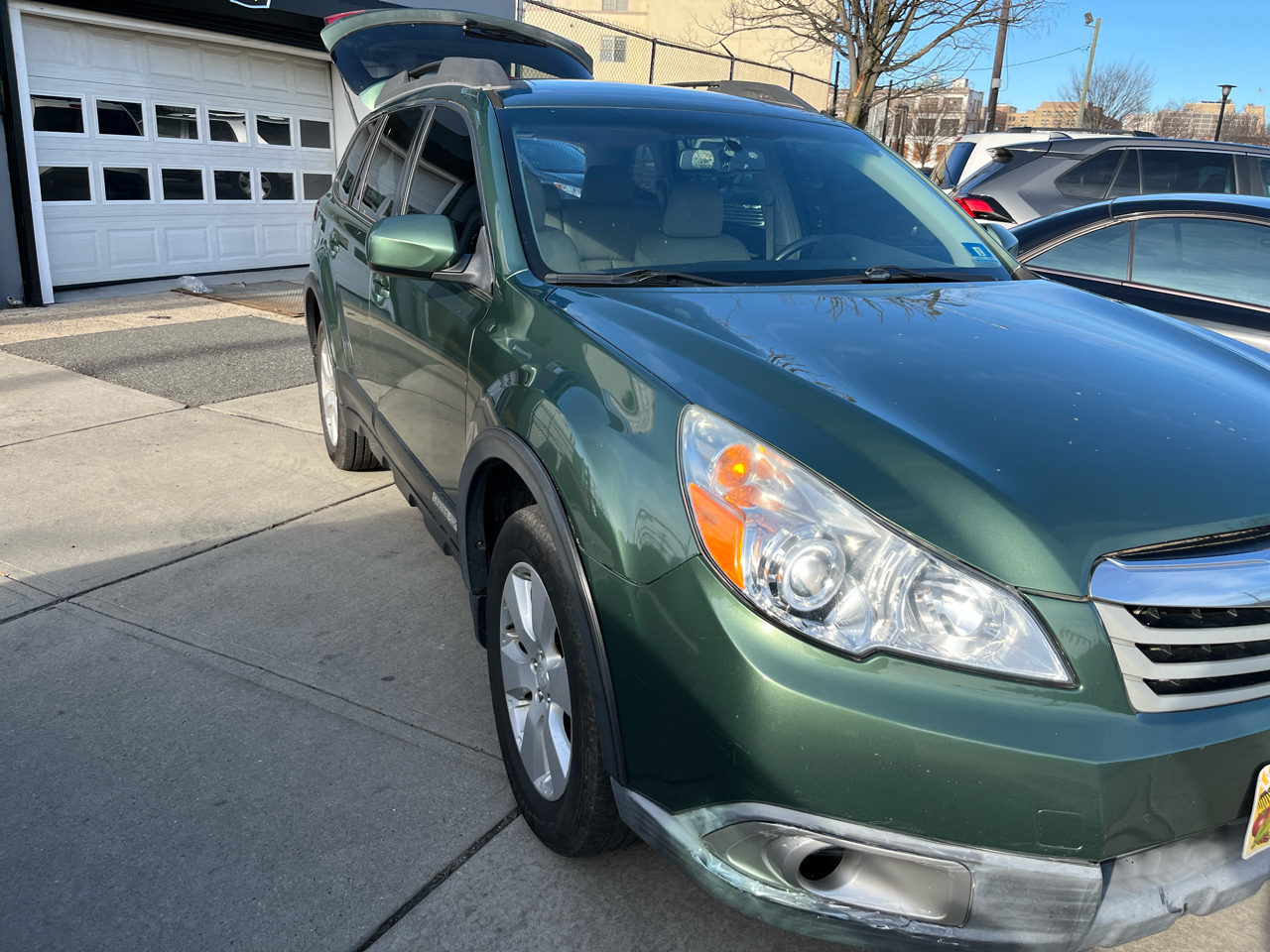Subaru Outback 4dr Wgn H4 Auto 2.5i Premium 2012